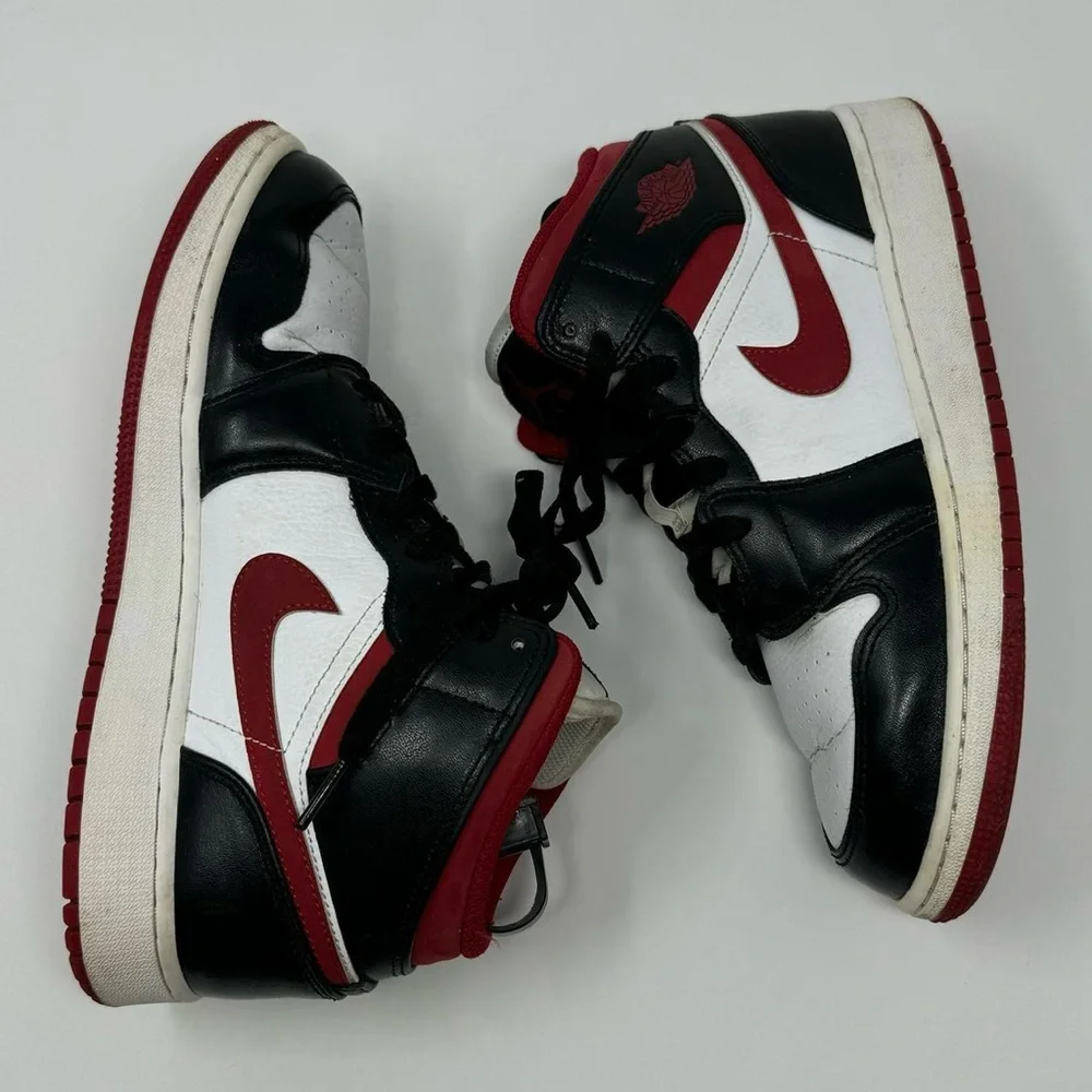 Nike Air Jordan 1 Mid GS‎ White/Gym Red DJ4695-122 Youth Size 7Y